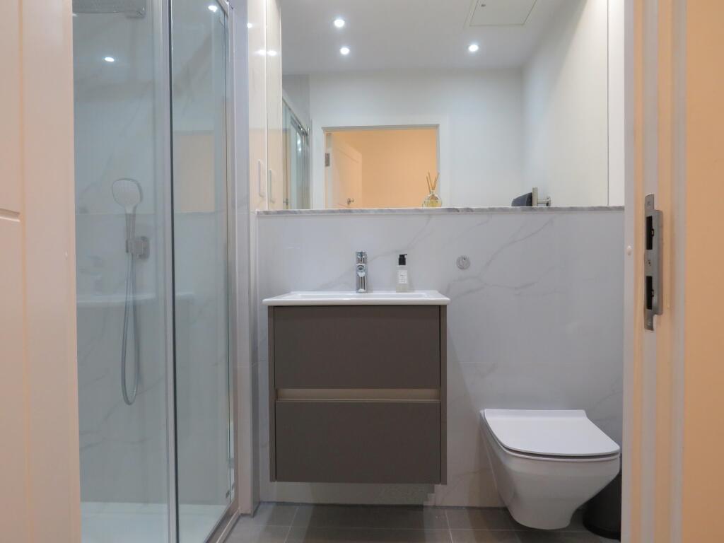 Apartment in St Albans - More