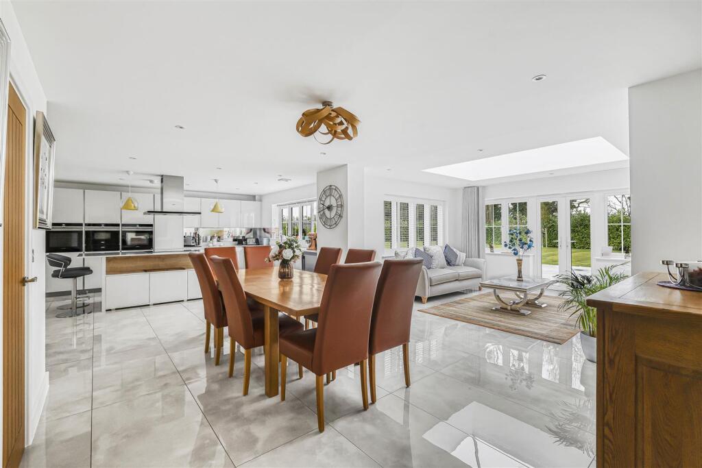 House in Uttlesford, Newport - View 2