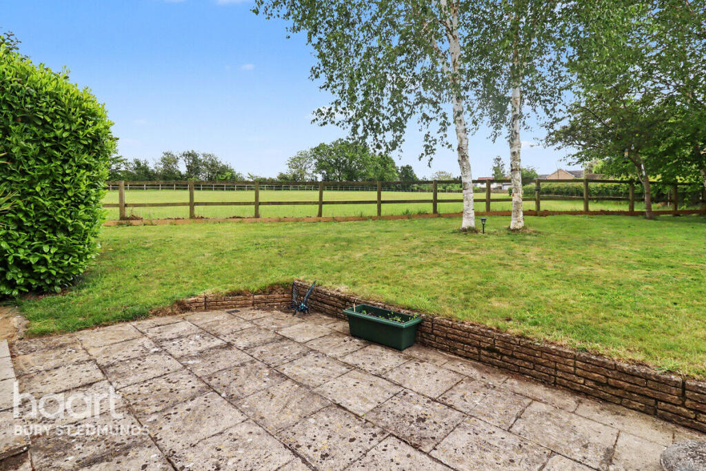 House in Mid Suffolk, Drinkstone - View 2