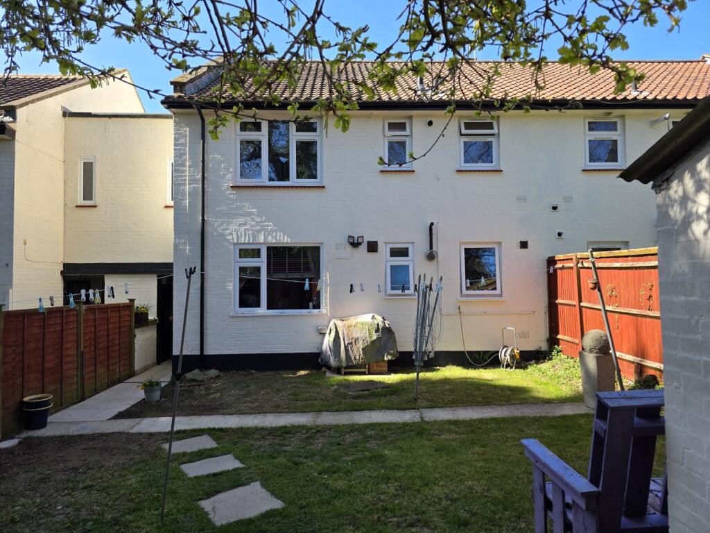 Main image of property: Frensham Green, Reading, Berkshire, RG2