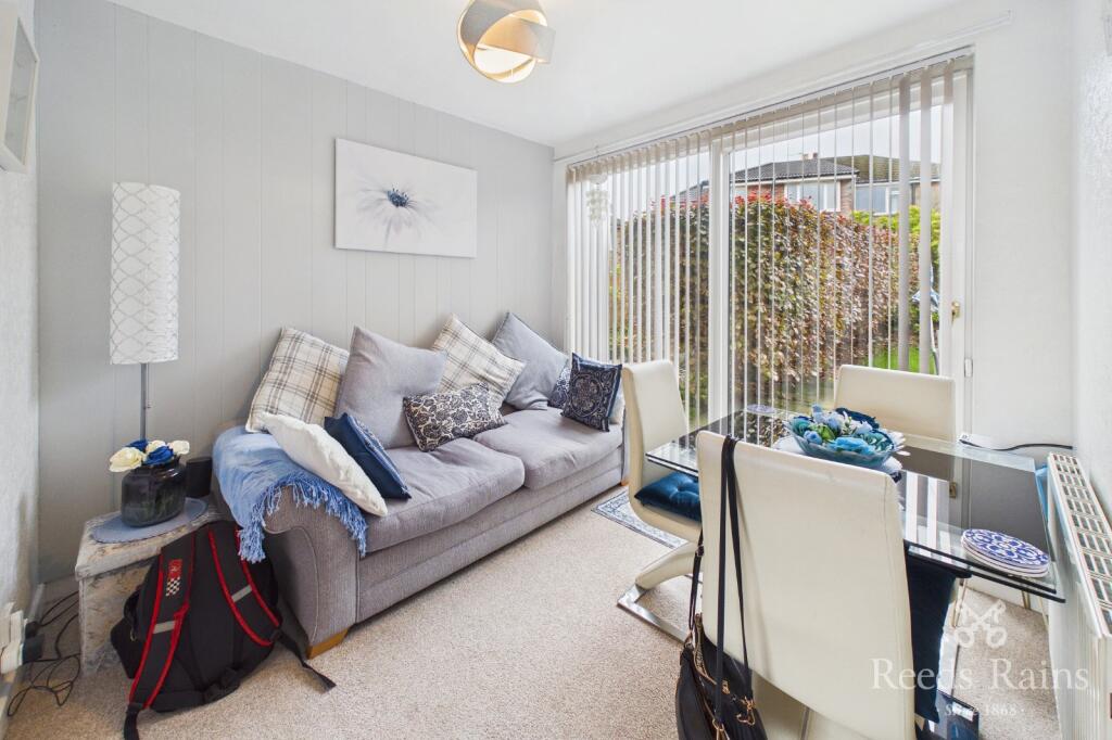 Thorpe Green Drive, Golcar, Huddersfield, West Yorkshire, HD7 photo 4