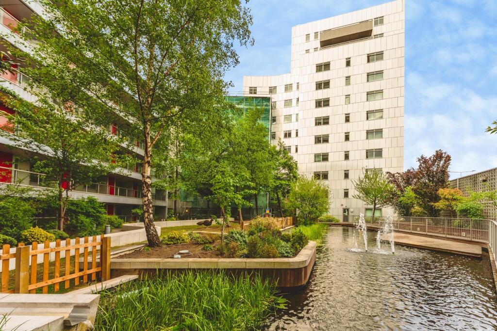 Main image of property: 30 Barking Road, London, E16