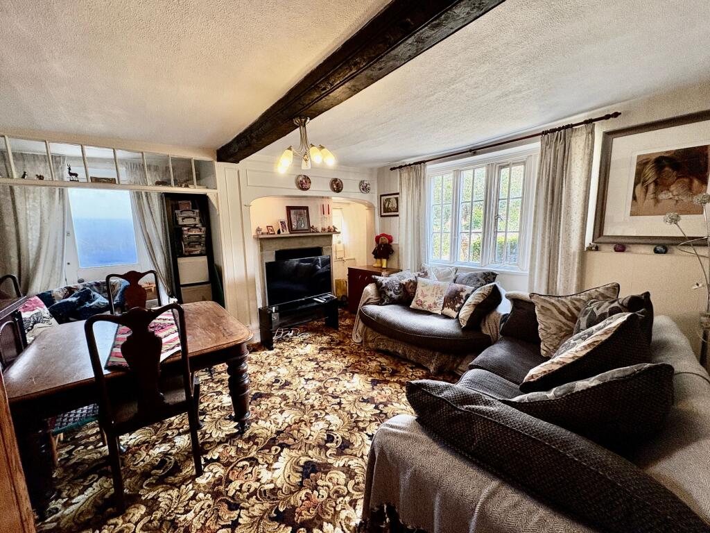 House in Gayton, West Northamptonshire - More
