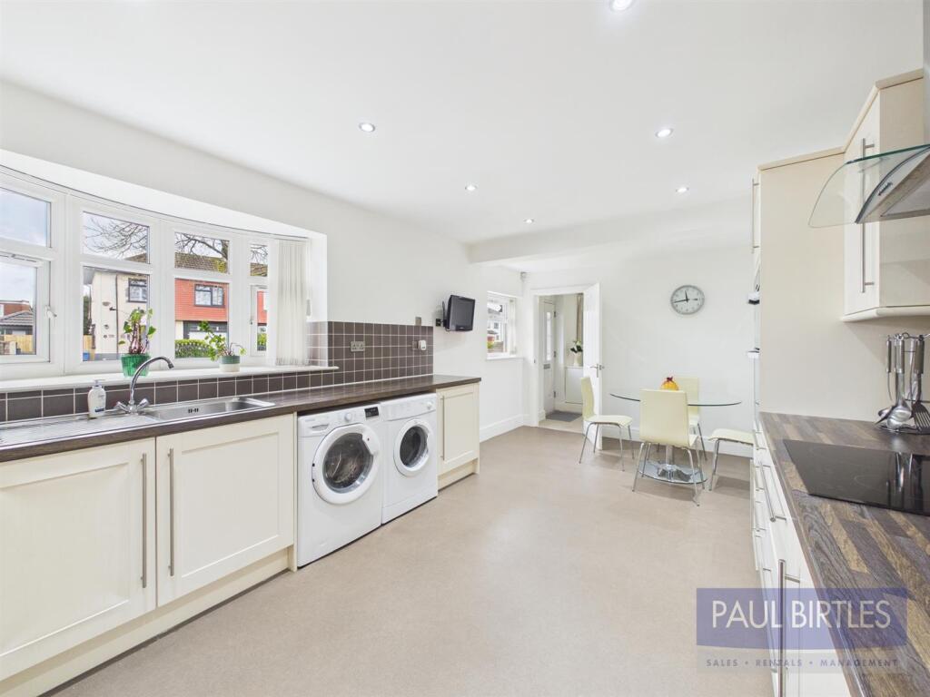 Tintern Avenue, Flixton, Trafford, M41 6EJ - Widok 5