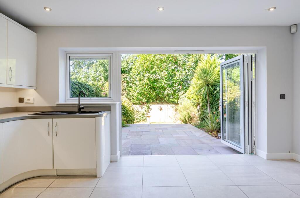 House in Southampton - View 4