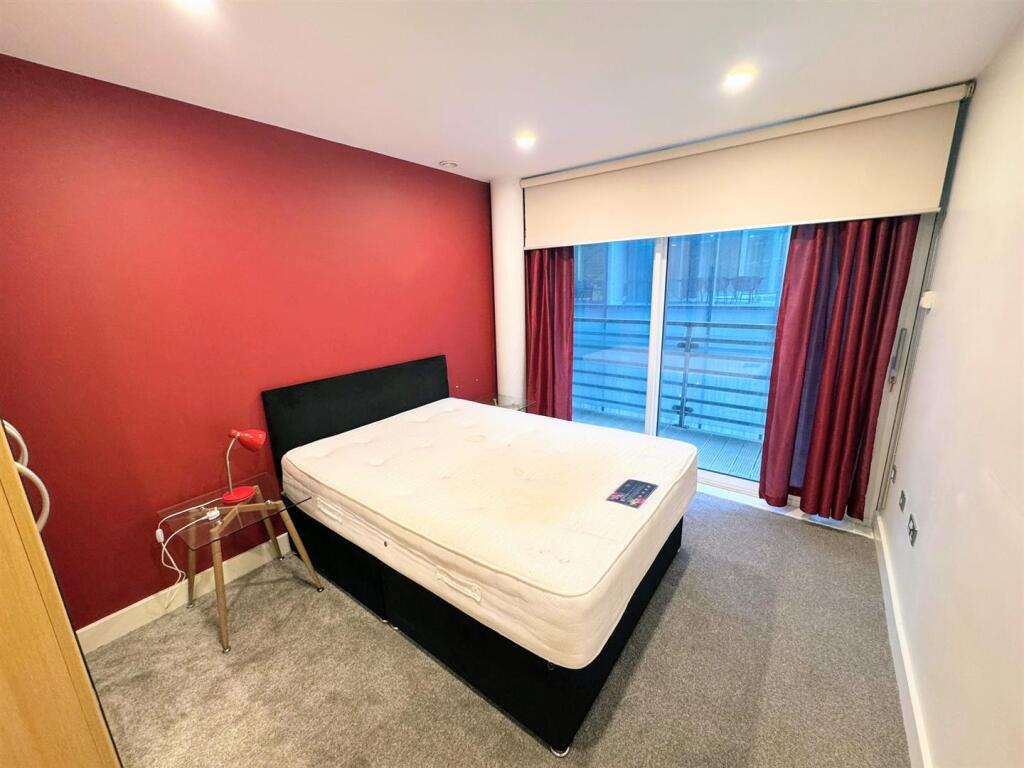 Apartment in Liverpool, Pride Quarter, Vauxhall - More