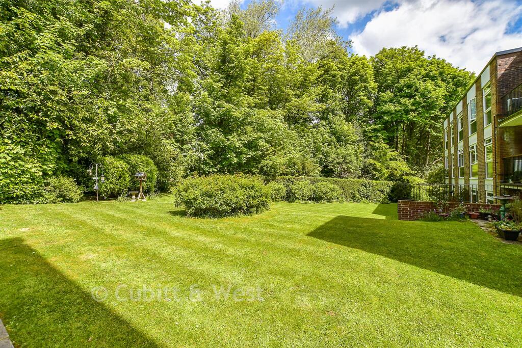 Apartment in Tonbridge - View 4