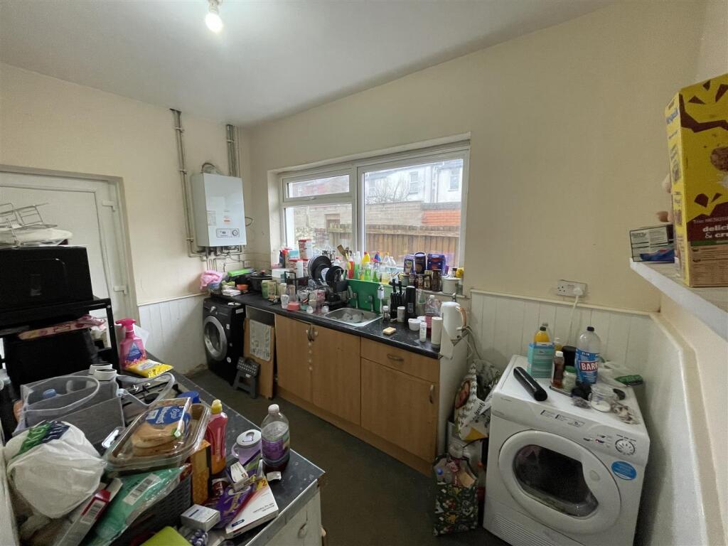 House in Wirral, Liverpool City Region - View 5