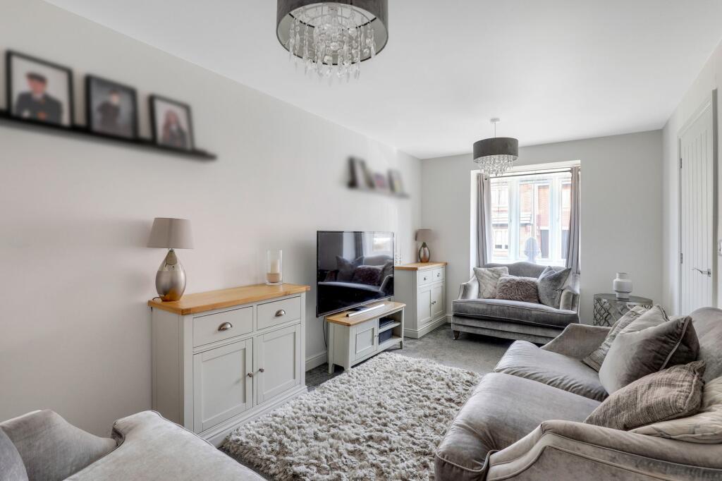 House in Gedling, Bestwood Village - View 2