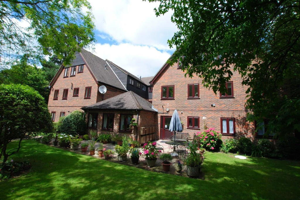 Main image of property: Coulsdon Road, Old Coulsdon, CR5 1EA