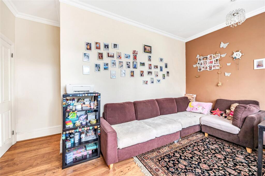 Apartment in London - View 3