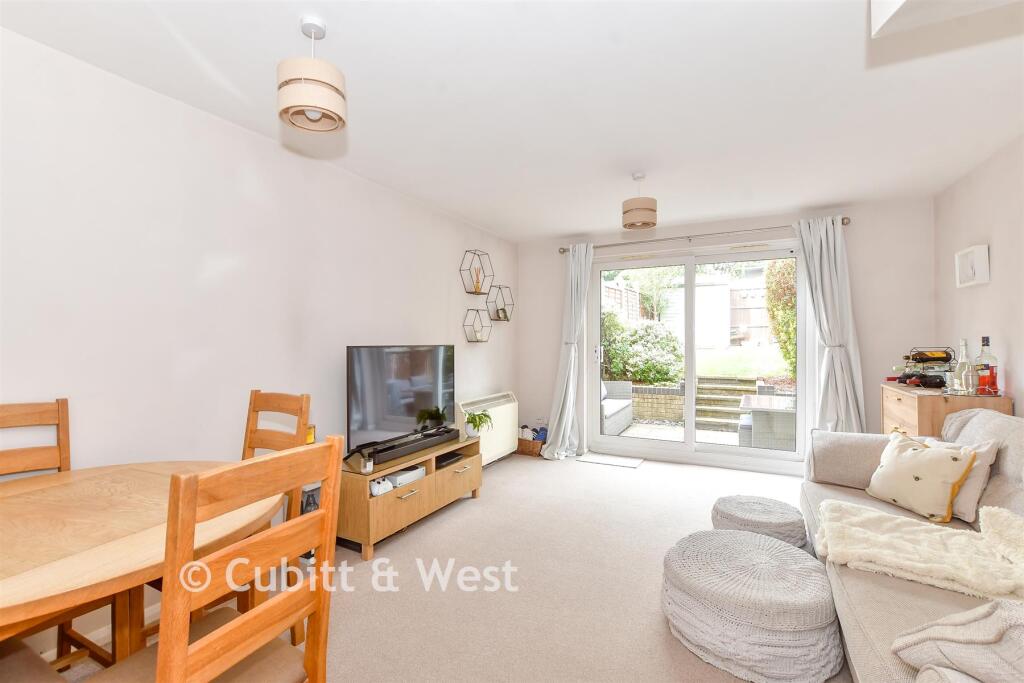 2-bed terraced on Godwin Crescent, Waterlooville, Hampshire, £171,500