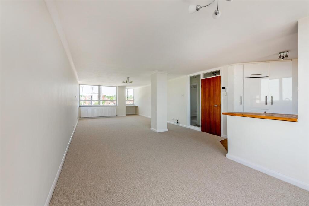 Apartment in Hove, Brighton and Hove - View 4