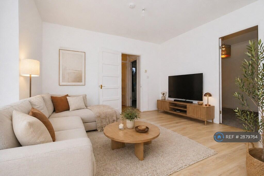 2 Bedroom House with Garden, Grantham Gardens thumbnail 3