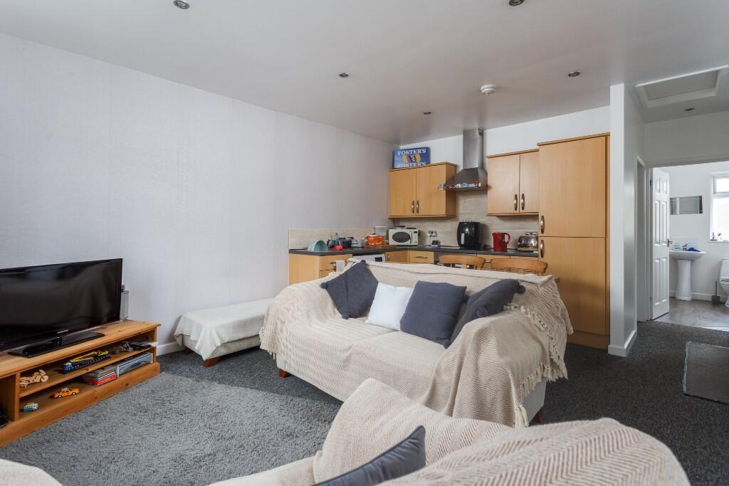 8, Brickfield Grove, Halifax, West Yorkshire, HX2 photo 2