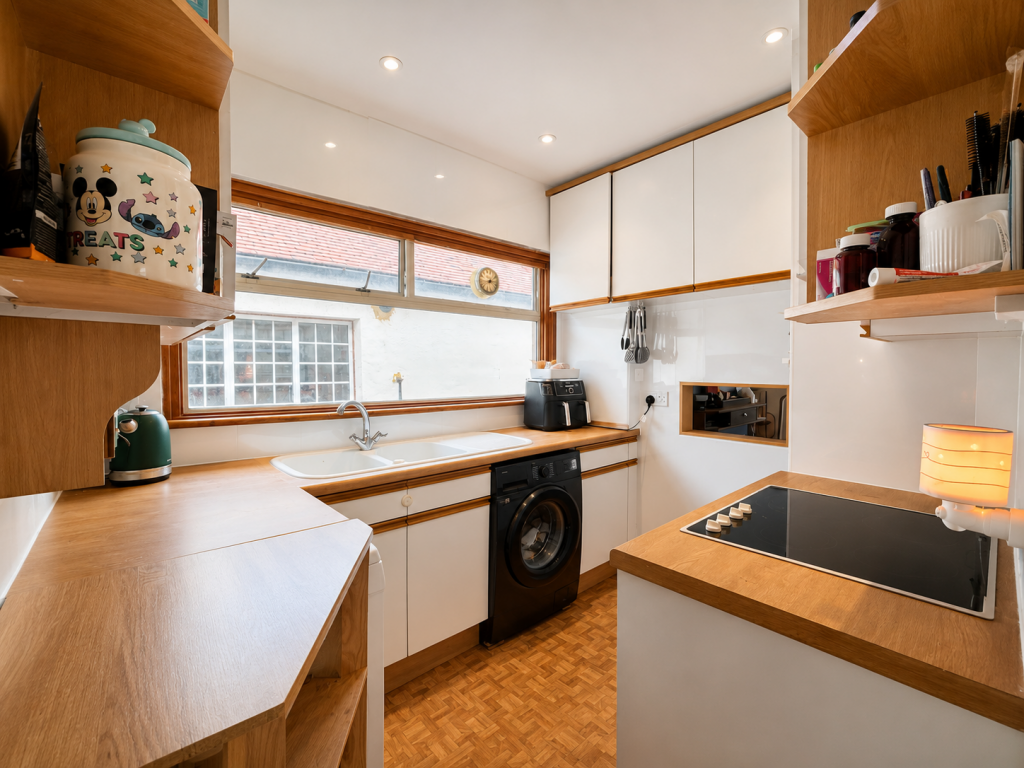 House in Southend-on-Sea - View 2