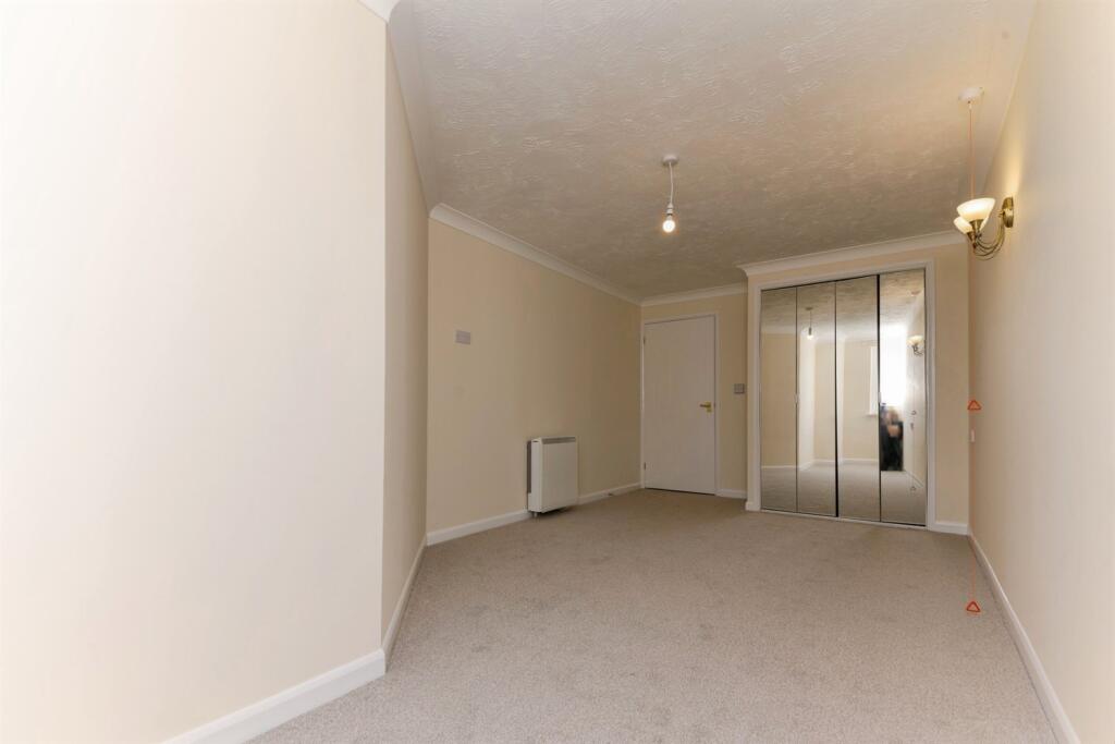 Apartment in Colchester - More