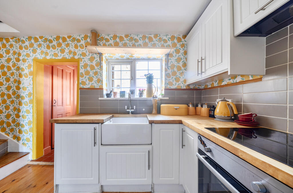 House in St Neots, Eynesbury - More