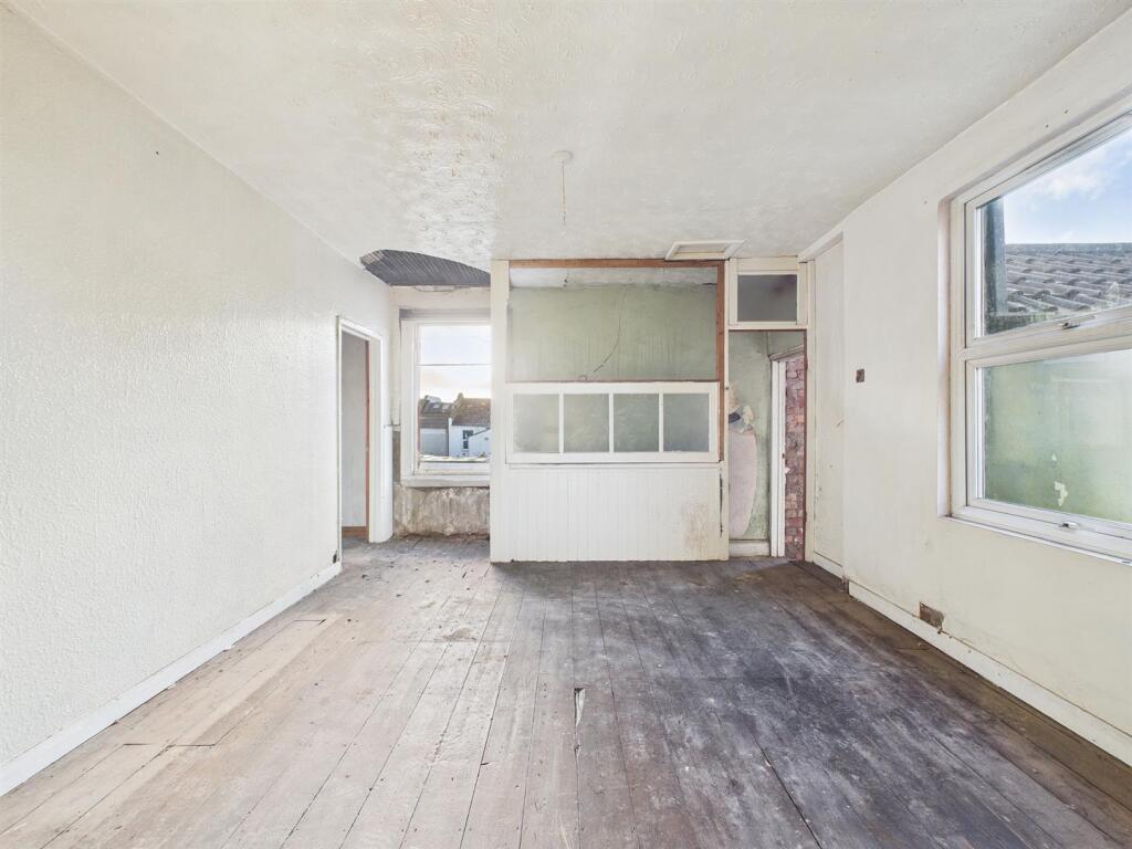14 - Development Opportunity for Auction, Bedminst