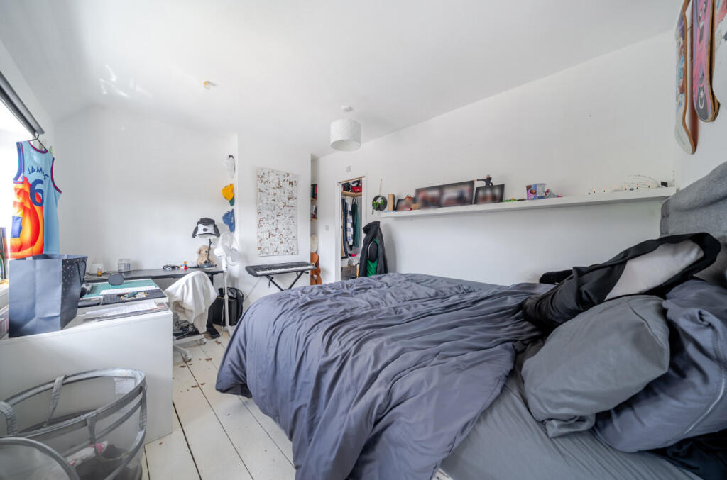 House in Guildford - View 5