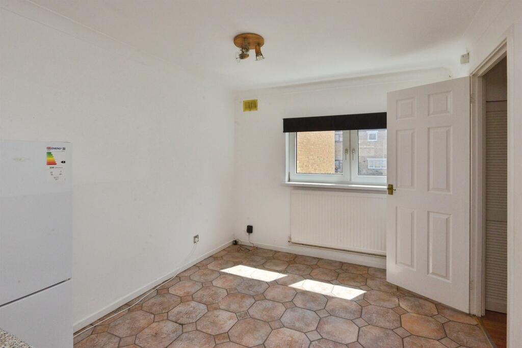 House in Milton Keynes, Wolverton and Greenleys - View 5