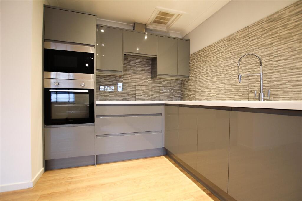 Apartment in Cardiff - View 3