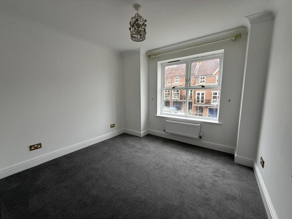 Apartment in Winchester, Harestock, Hyde - More