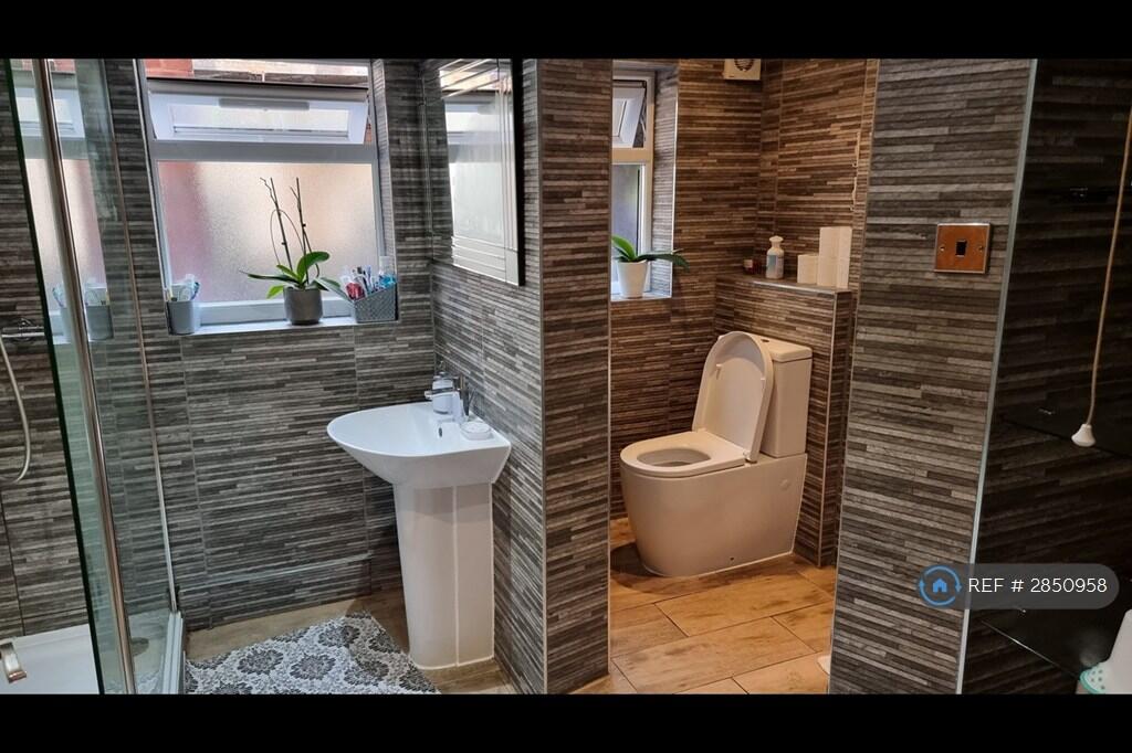 Main image of property: Hainault Road, London, E11