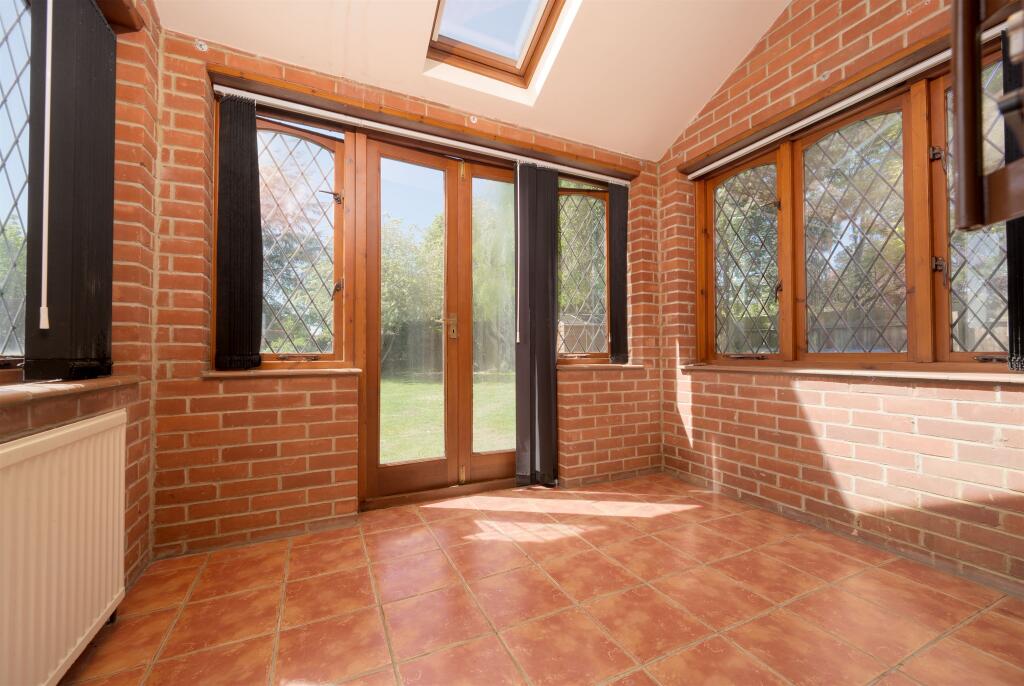 Barton Road, Barton Seagrave, Kettering photo 4