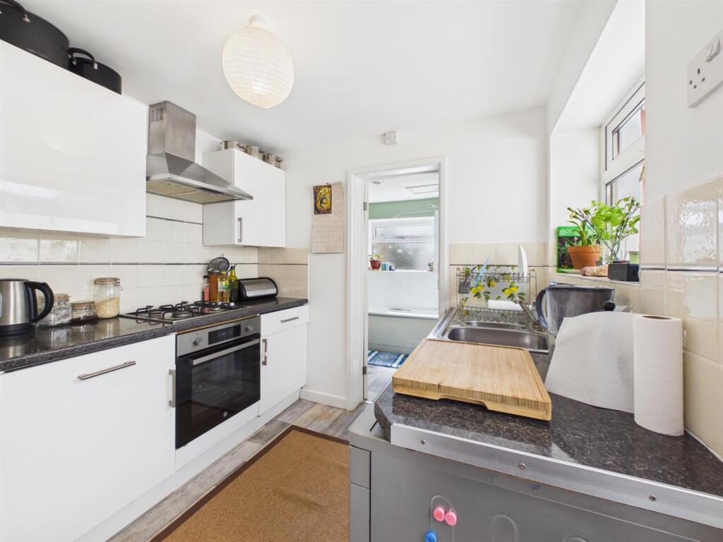 House in Bristol, Hanham - More