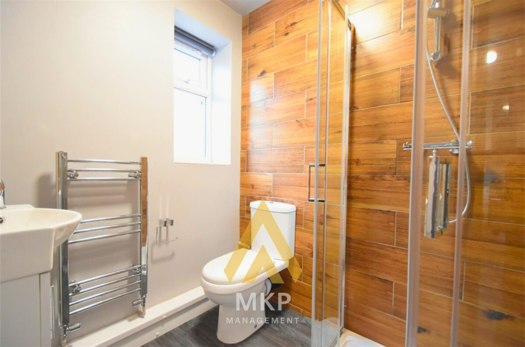 5 bedroom terraced house for rent