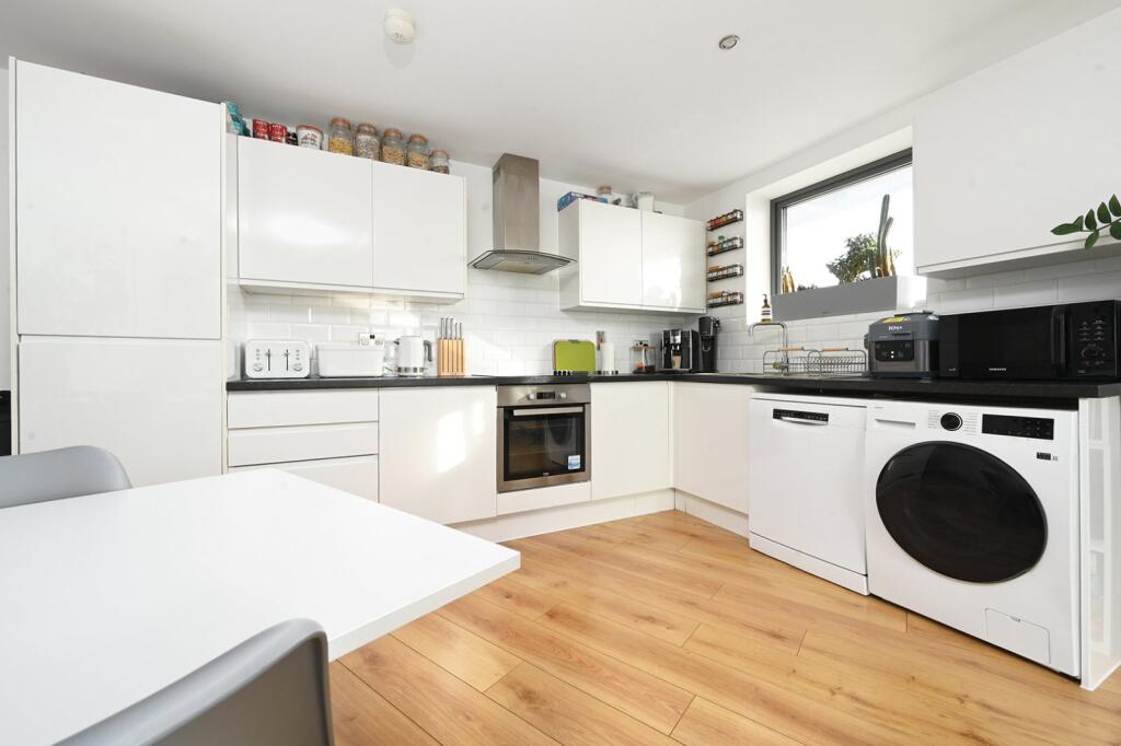 83 Mariner Point, Shoreham, West Sussex, BN43 photo 3