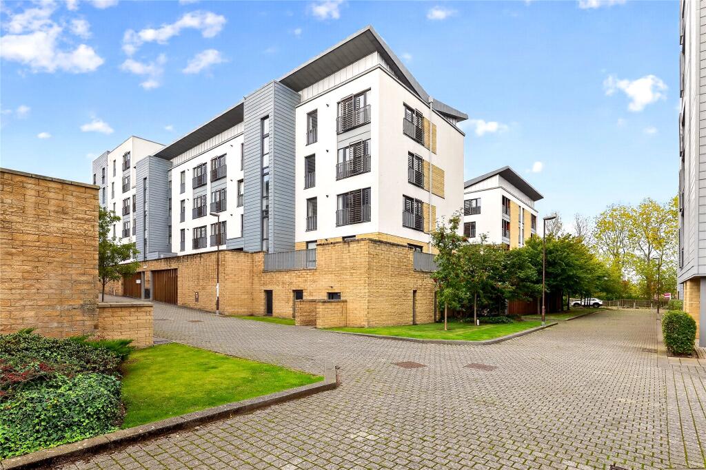 3-bed flat on Kimmerghame Terrace, Edinburgh, Midlothian, £335,000