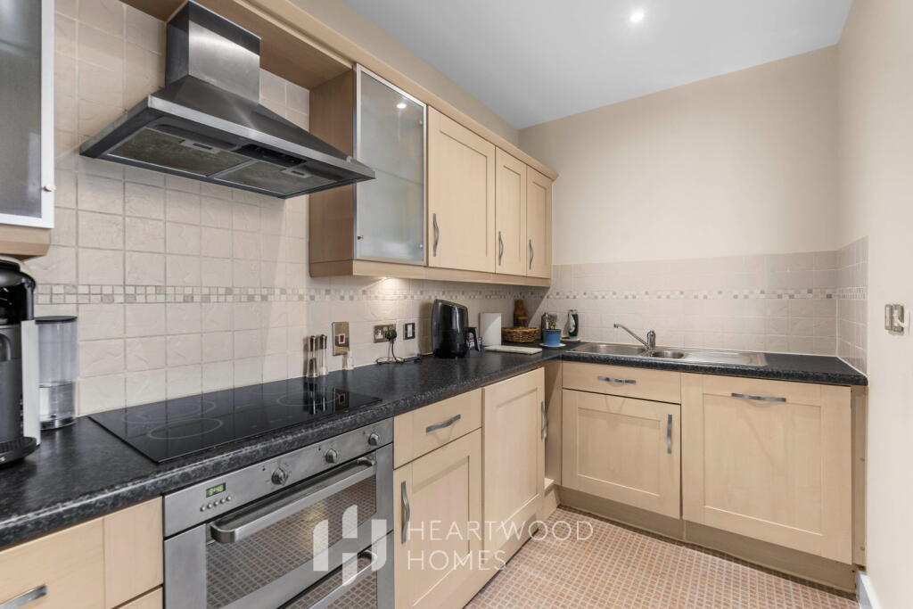 Apartment in St Albans - View 5