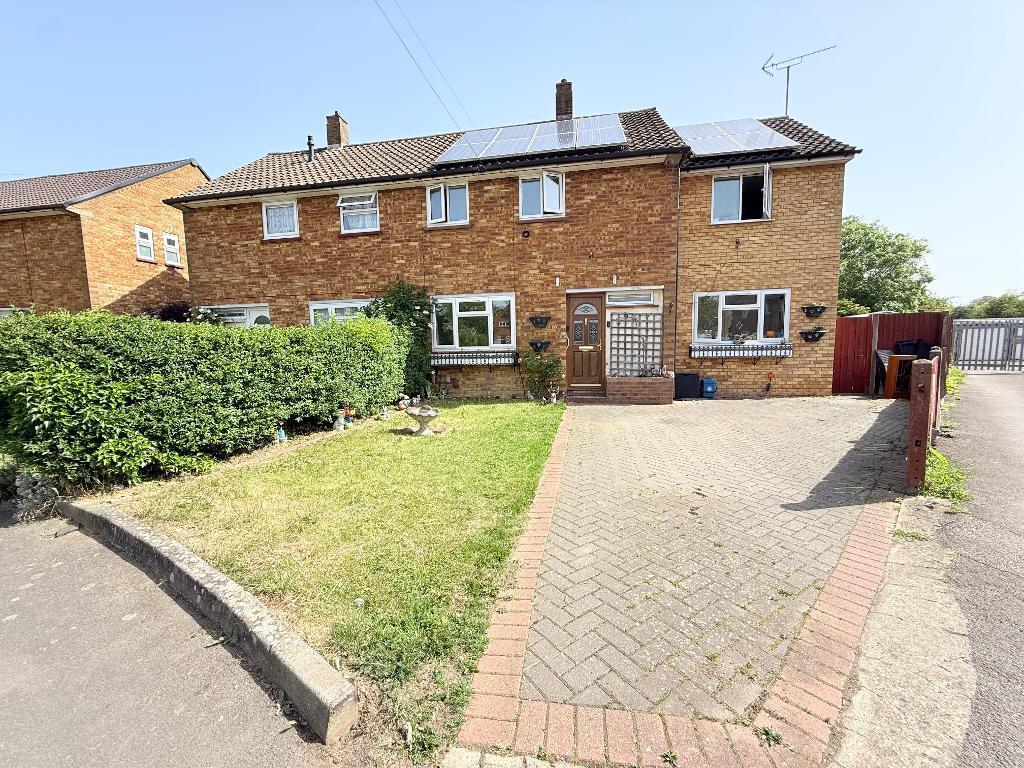 4-bed semi-detached on Dewsbury Road, Runfold, Luton, Bedfordshire, LU3 2HJ, £450,000