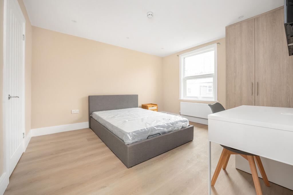 Apartment in London - View 2
