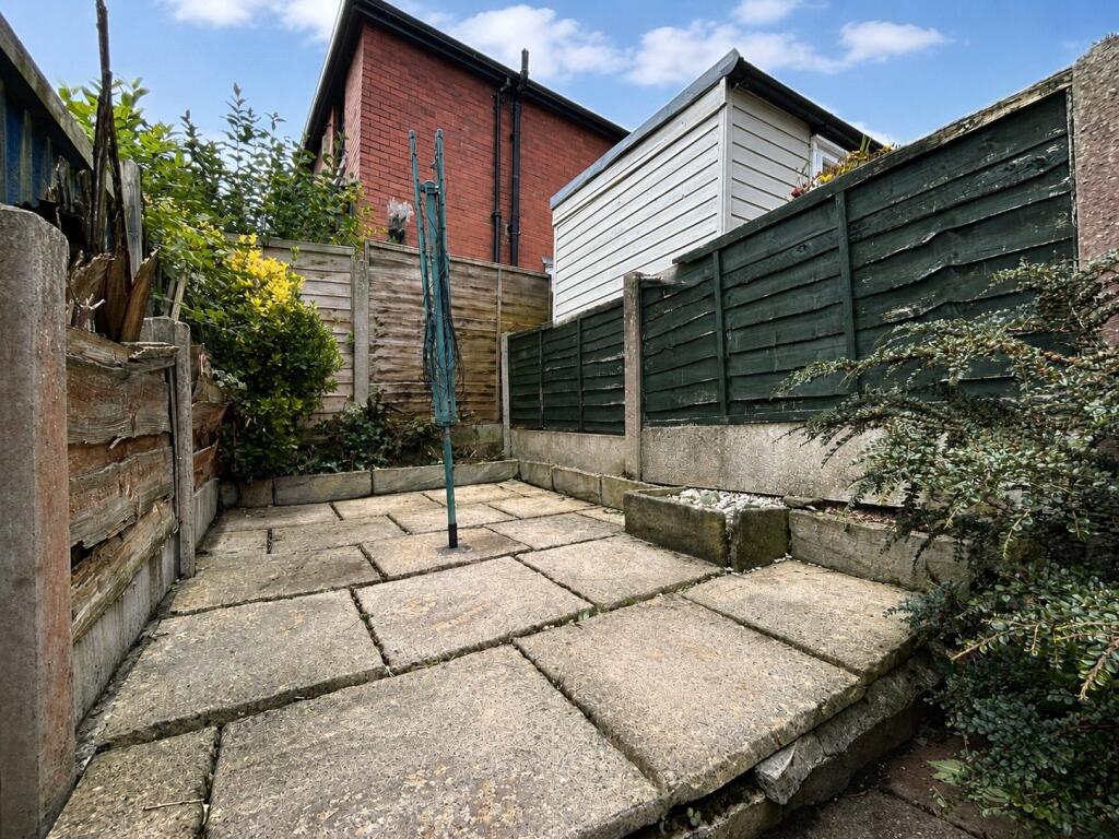 House in Oldham, Saddleworth - View 3