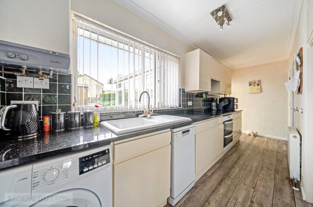 House in Huddersfield - View 3