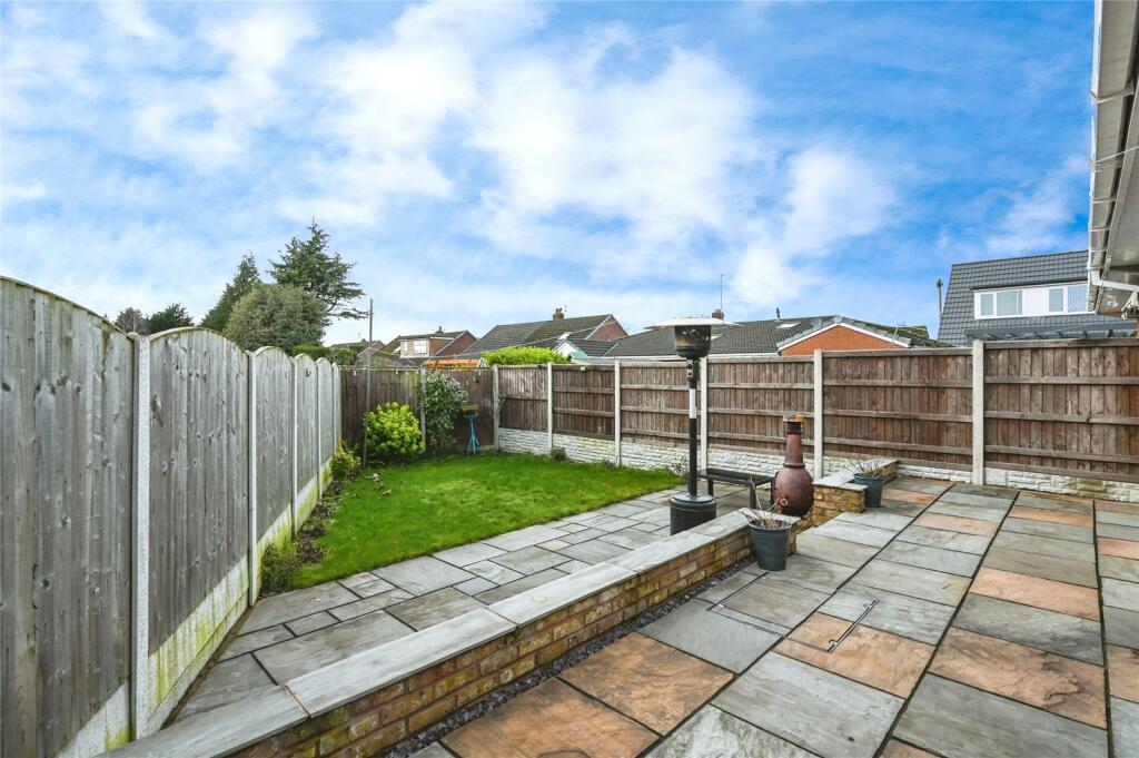 Dursley Drive, Ashton-in-Makerfield, Wigan, Greater Manchester, WN4 photo 4