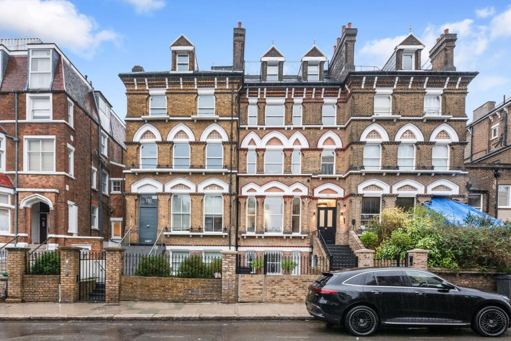 Main image of property: Fitzjohns Avenue, London, NW3 6NT