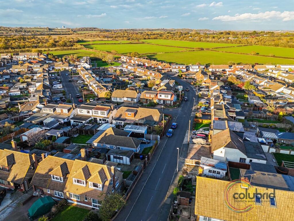 Birchwood Road, Corringham photo 2