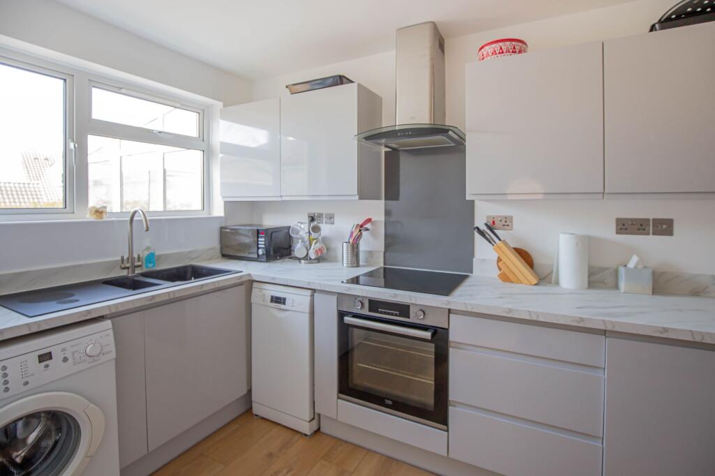 Athelstan Road, Malmesbury, SN16 photo 4