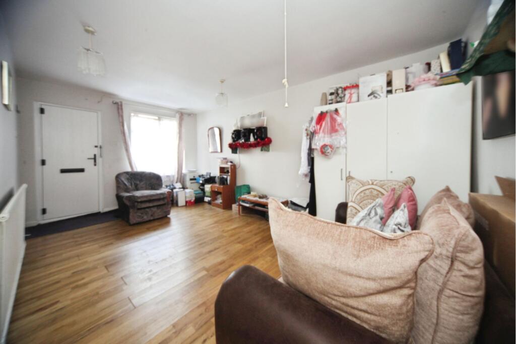 Apartment in Luton - View 4