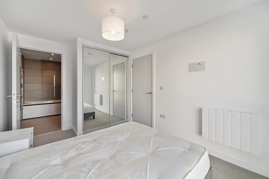 Apartment in Birmingham, West Midlands - More