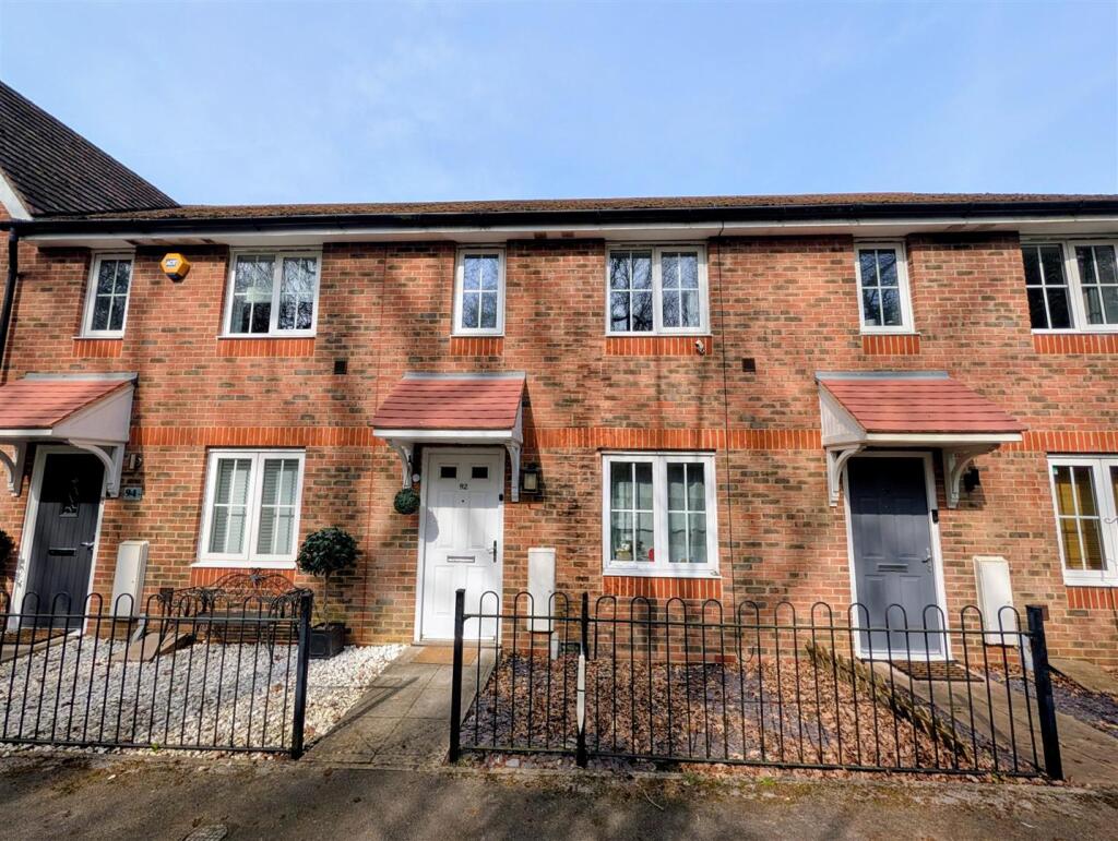 Main image of property: Mescott Meadows, Hedge End, Southampton