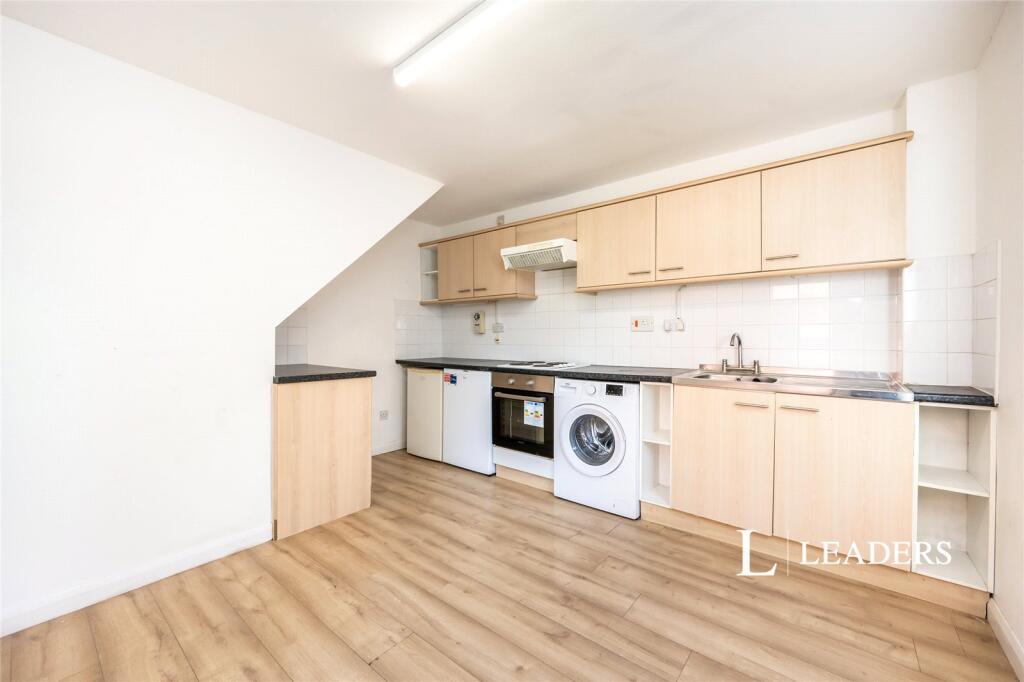 House in Milton Keynes, Abbey Hill - View 3