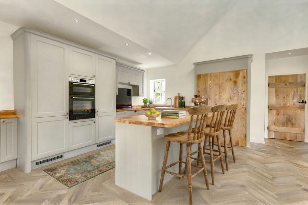 House in Rochford, Stewards Elm Farm, Stambridge - More