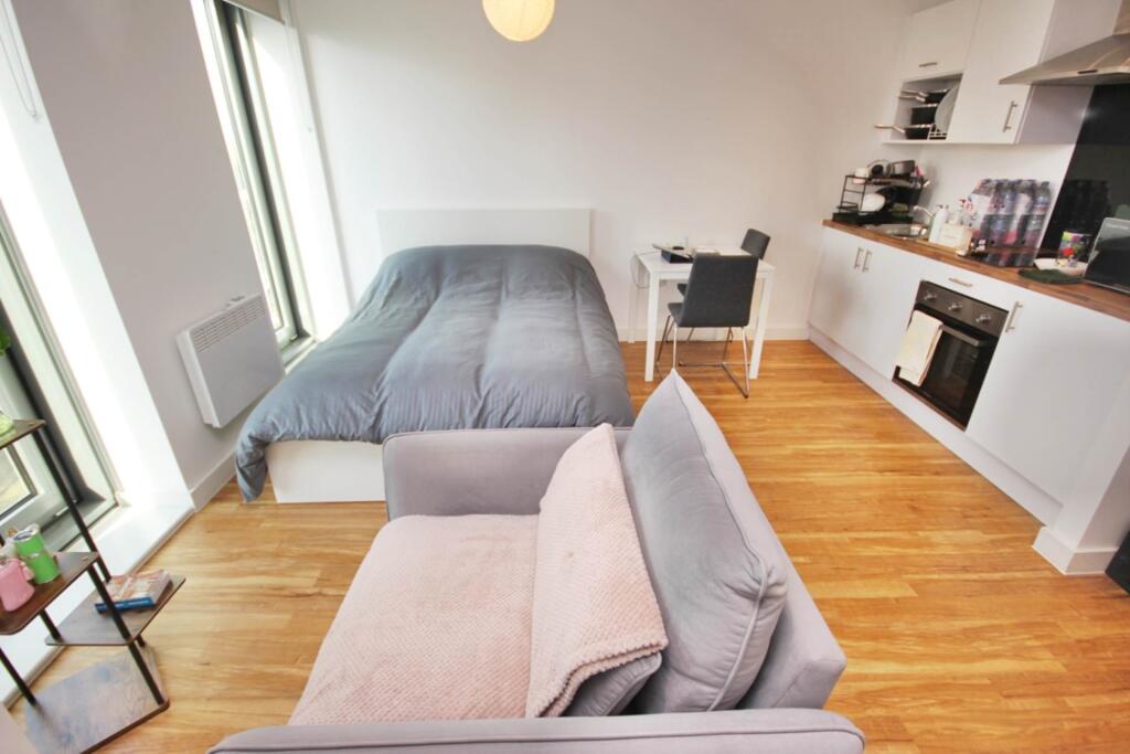 Apartment in Salford, Greater Manchester - View 2