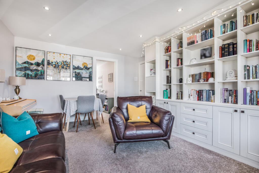 Apartment in Greenock, Overton - View 5