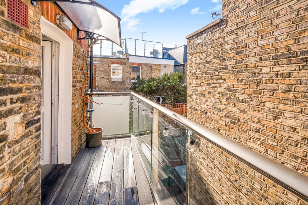 Apartment in London - View 5